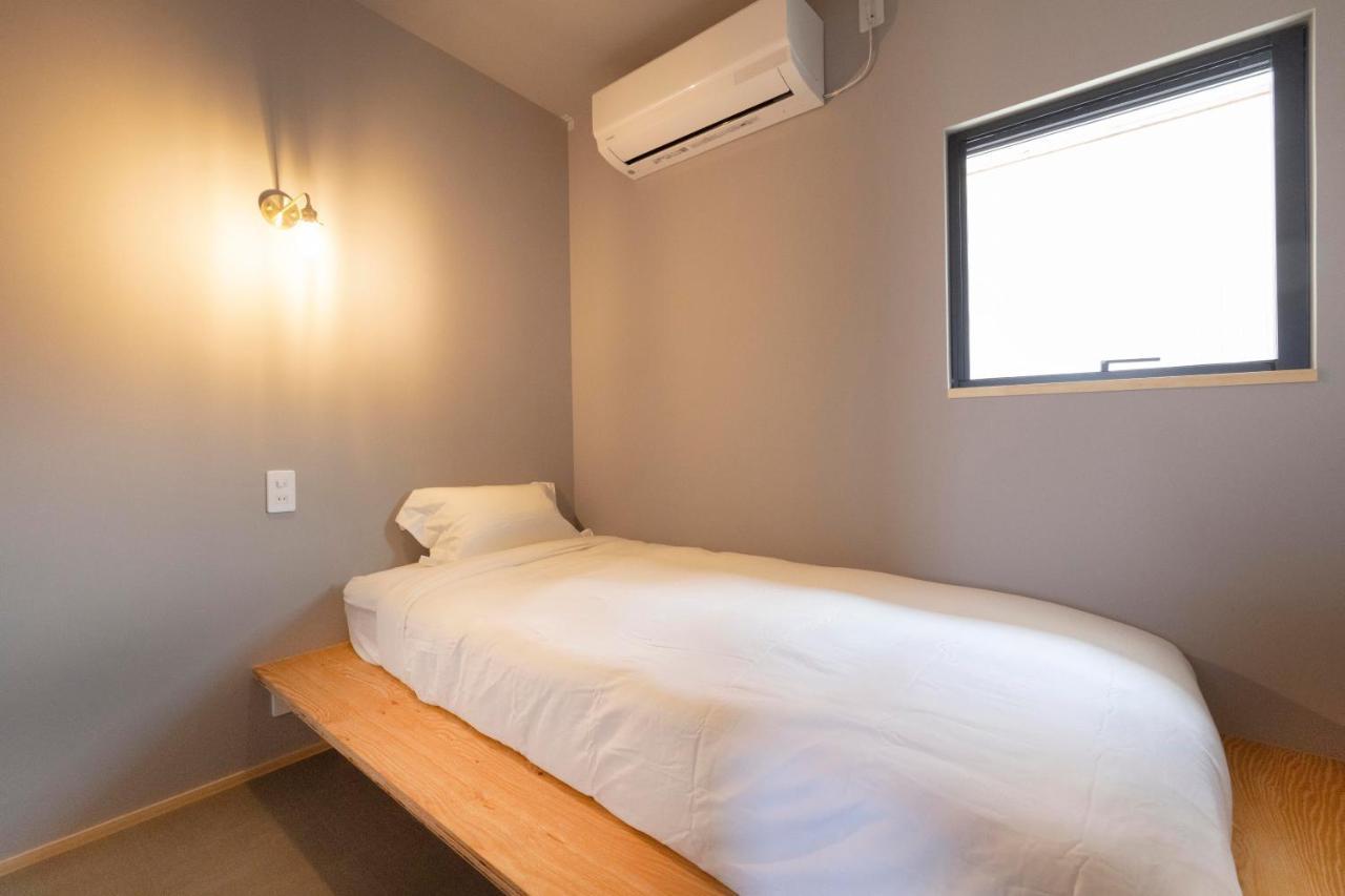 Coliving & Cafe Sando Imabari Railway Station Exterior foto
